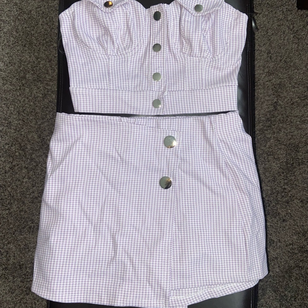 Small, purple, plaid matching fashion nova set. Fits like a small/medium.